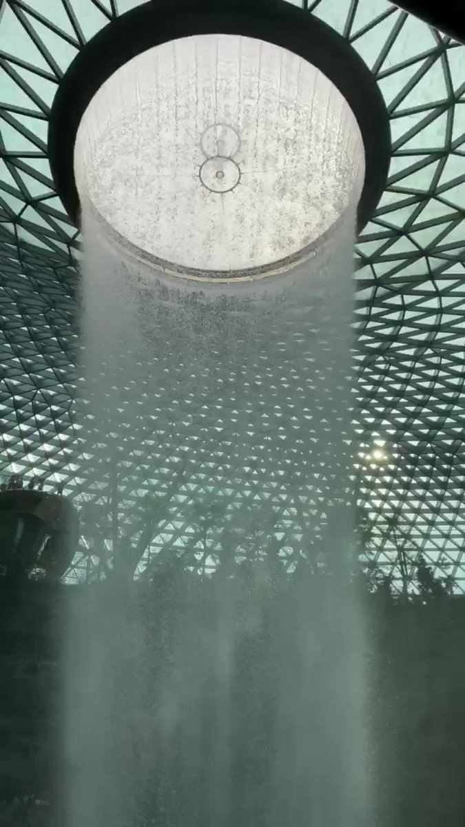 Captain Dave (@DaveWallsworth) on Twitter photo 2019-11-30 09:37:46 Amazing indoor waterfall. The Jewel @ChangiAirport Singapore. Amazing indoor waterfall. The Jewel @ChangiAirport Singapore.
