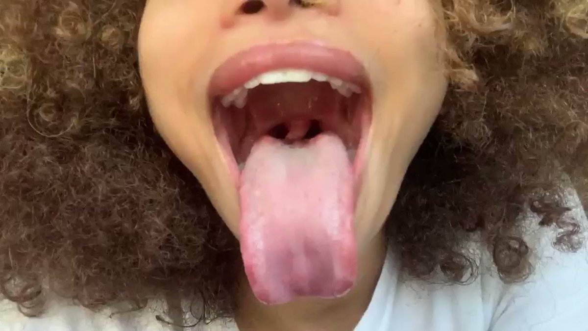Cecilia lion mouth