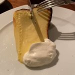 「バスクチーズケーキ」有楽町駅前、シクスバイオリエンタルホテル。超とろとろ。まじで美味しい。