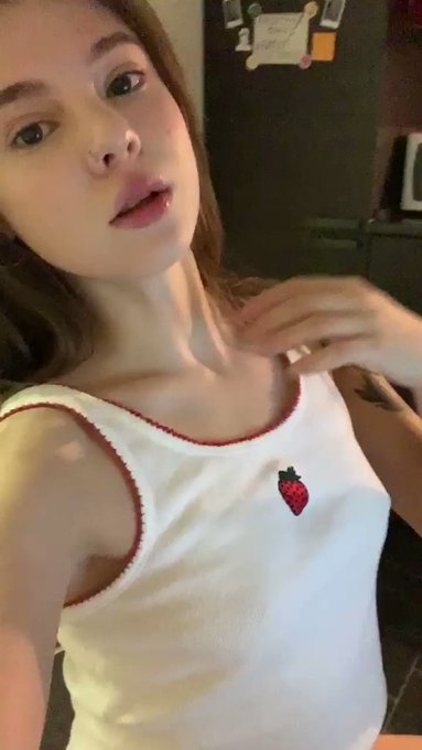 Online now guys :3 https://t.co/Bteca6AZ99