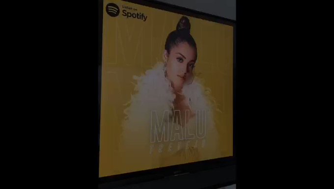 It&rsquo;s officially December! Go listen to my holiday song &ldquo;EstaNavidad&rdquo; and comment what u think below.<a href="/tag/estanavidad"class="tags"><span>#estanavidad</span></a>