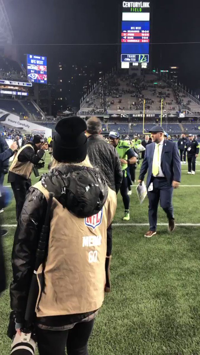 @TomPelissero's photo on Russell Wilson