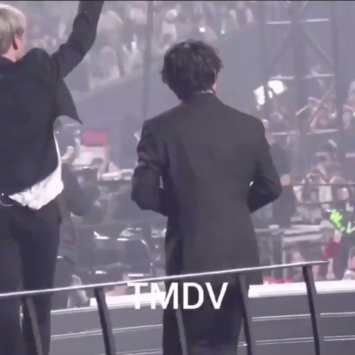 la reacción de wooyoung de ateez al ver a jimin me representa