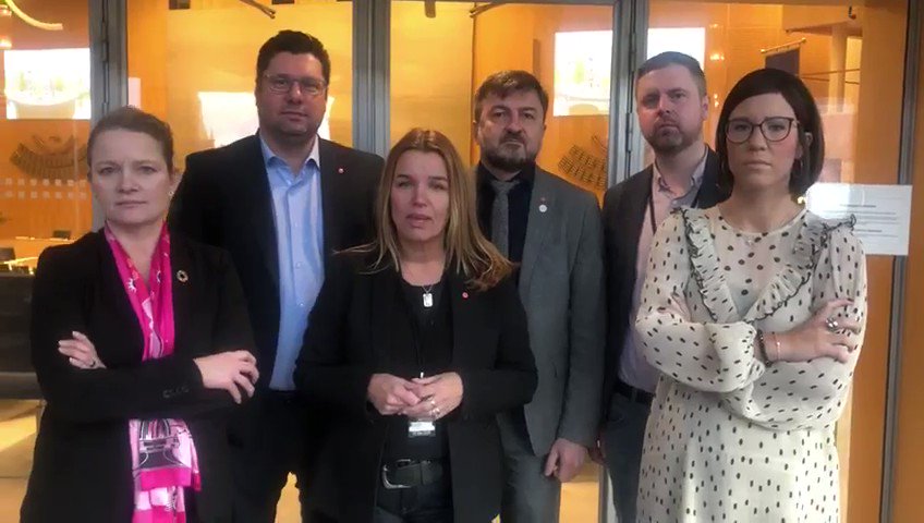 Socialdemokraterna i trafikutskottet står kvar på rätt sida av historien🌹 Vi samarbetar inte med SD.