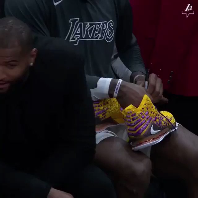 LeBron wanna see everyone happy so he split it.King π