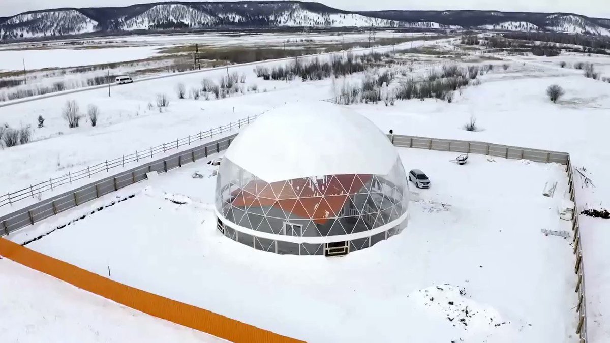 Дом под куполом в Якутске