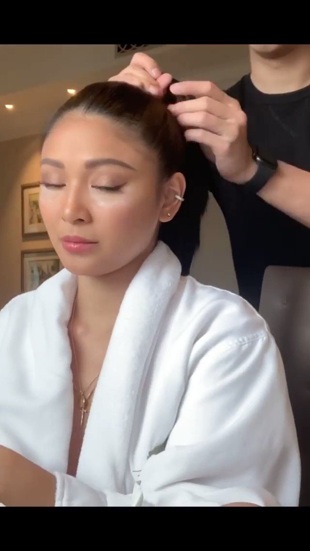 nadine lustre putting make up on is so satisfying to watch