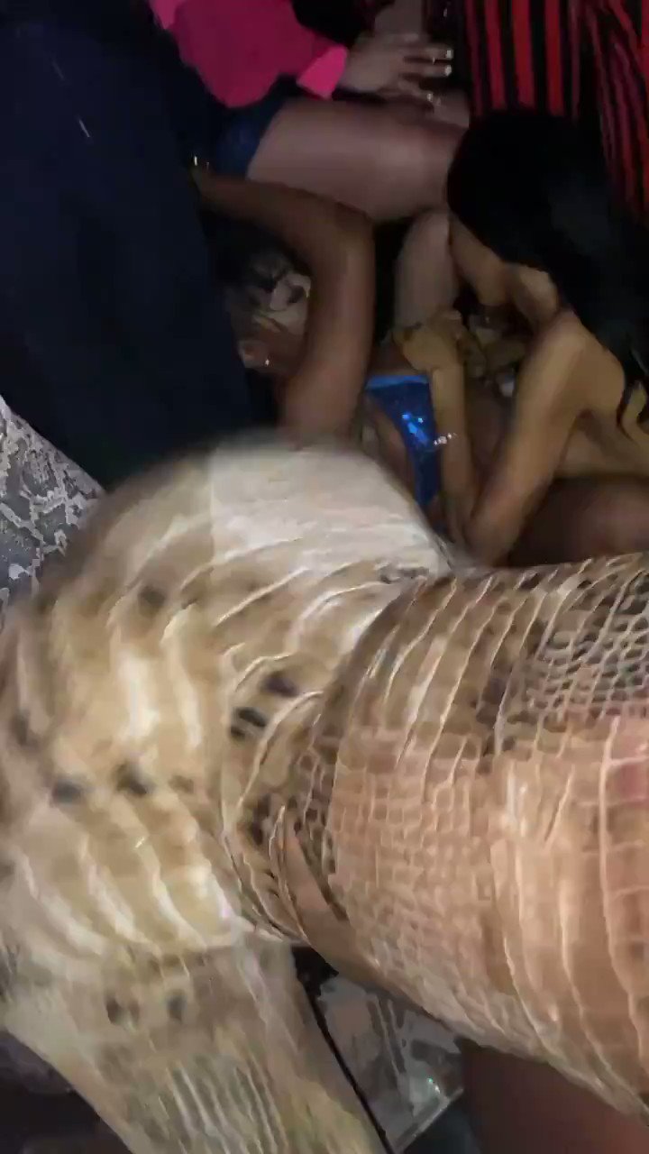 Cuntology 🤷🏽‍♀️ #TheReporter on X: Cardi twerking in a strip club in  Nigeria. t.coRGtVQY6BbX  X