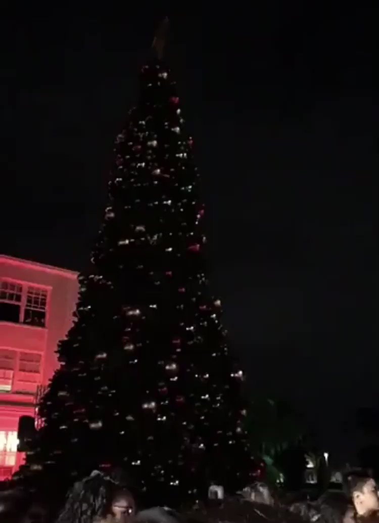 Loyola Marymount University (@LoyolaMarymount) on Twitter photo 2019-12-07 21:25:21 Great to see so many of our Lions and members of the community at last nightโs @myaslmu Christmas Tree Lighting! Thanks to all who joined us in kicking off the holiday season! ๐ฆ๐ #LMU Great to see so many of our Lions and members of the community at last nightโs @myaslmu Christmas Tree Lighting! Thanks to all who joined us in kicking off the holiday season! ๐ฆ๐ #LMU
