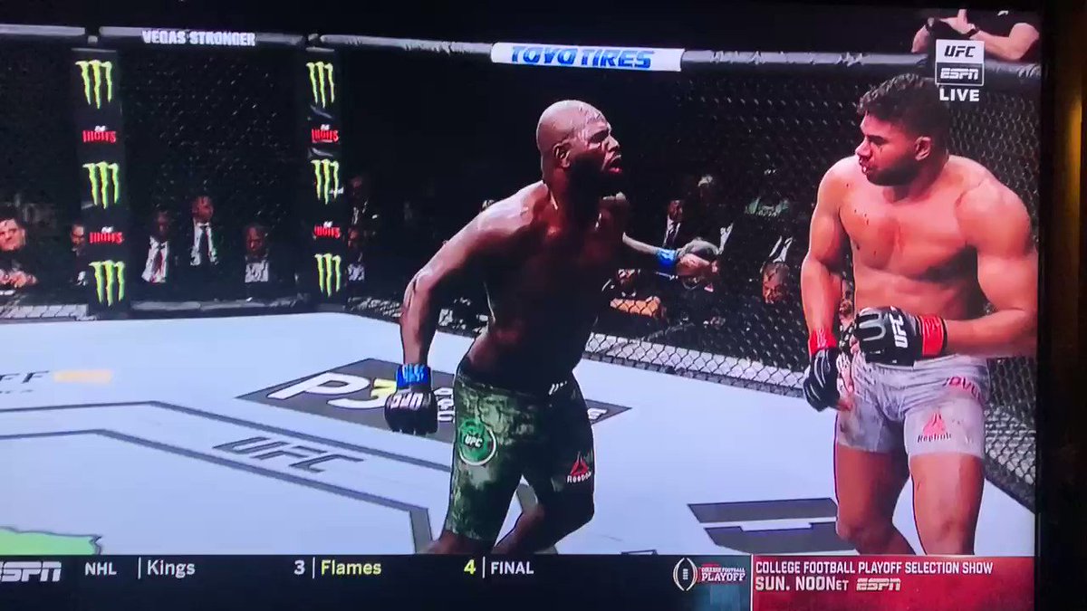 Will Brinson (@WillBrinson) on Twitter photo 2019-12-08 05:58:20 Literally split his lip. Yiiikes. Literally split his lip. Yiiikes.