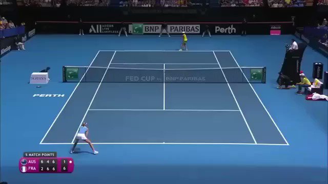 Kristina Mladenovic @KikiMladenovic