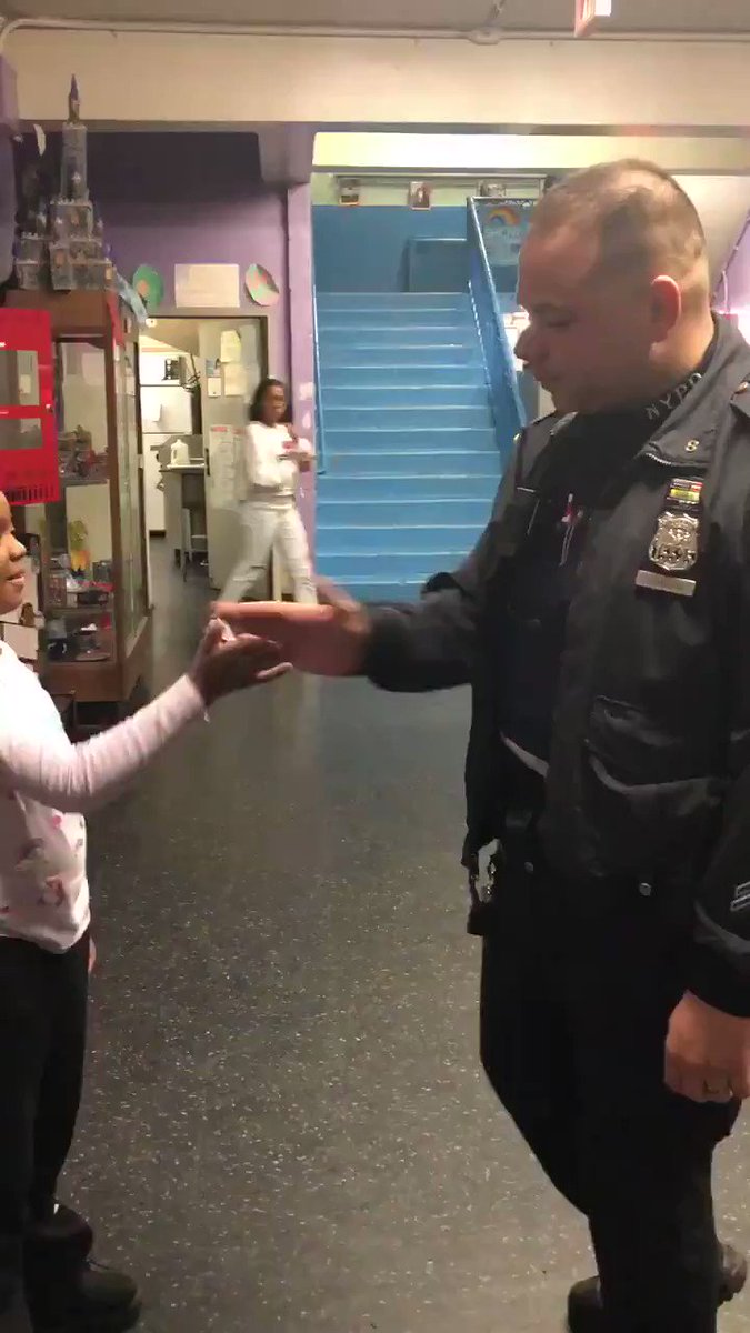 This is Neighborhood Policing in action!
Neighborhood Coordination Officer Deangelis from @NYPDPSA8 knows the value of building strong relationships with members of the community, like 8-year-old Taliyah, who calls him “Joey D” and with whom she shares a special handshake with.