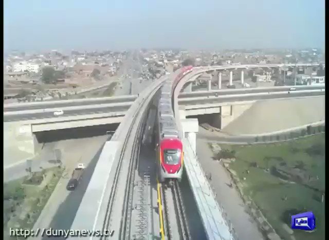 میٹرو اورنج لائن ٹرین کل آزمائشی سروس کے لیے تیار، میٹرو ٹرین سٹیشنز سے کوڑا کرکٹ کا صفایا کر دیا گیا، میٹرو ٹرین کے روٹ کو خوبصورت گملوں سے سجا دیا گیا #DunyaNews #DunyaUpdates #DunyaVideos #OrangeLine