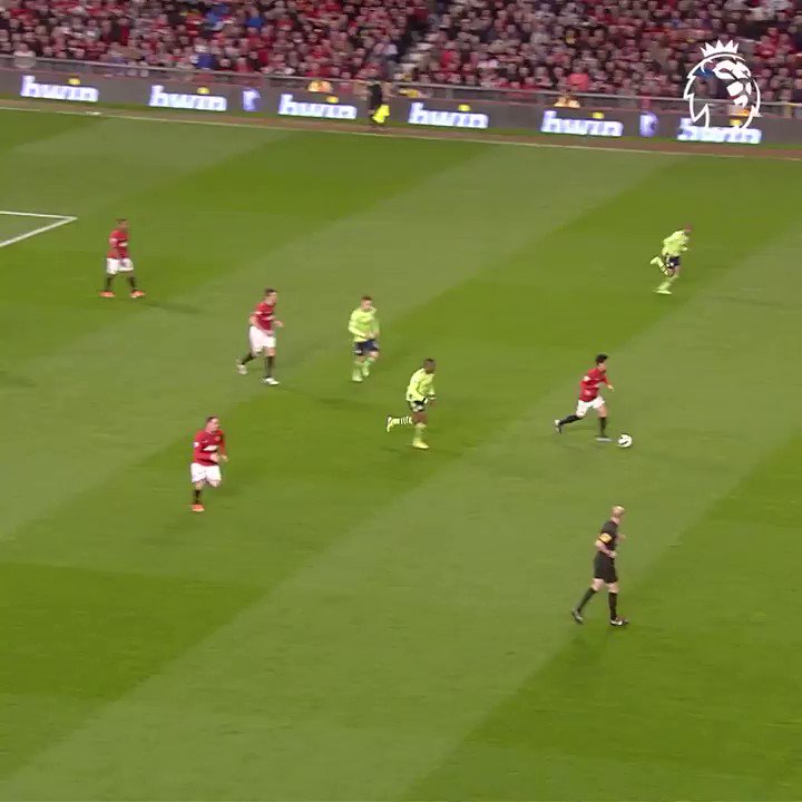 Just here to say Happy Birthday to Robin Van Persie and his absolute wand of a left foot 