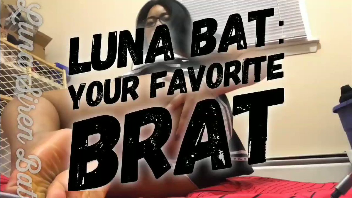 Model - Luna Bat goth