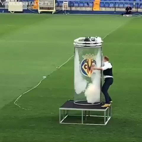 Happy Birthday Santi Cazorla, who turns 35 today!

Throwback to his magical unveiling at Villarreal 