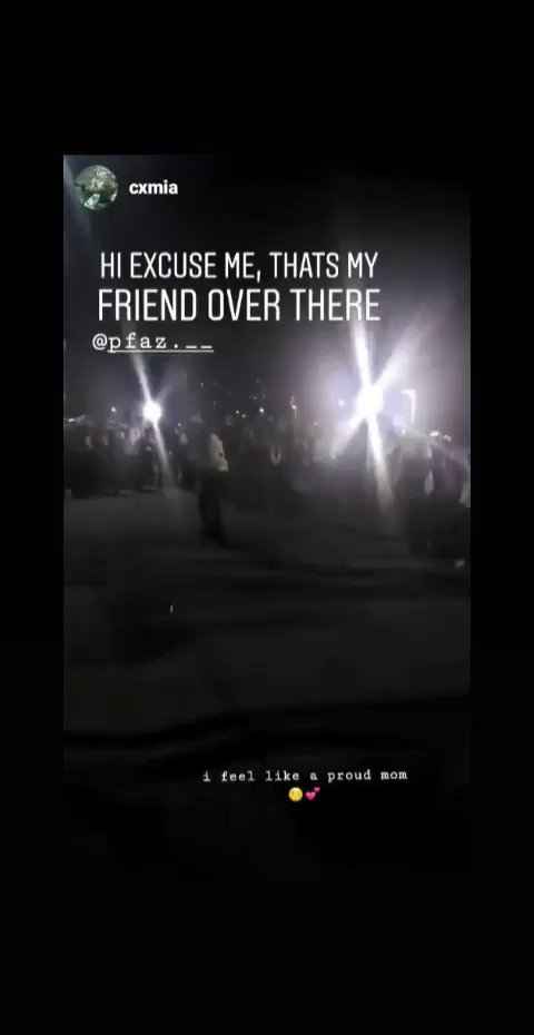 Hola, ayer me entró toda la euforia afuera del Movistar. Mientras con las cabras puteabamos a los pacos me paré en frente de los pacos y comencé "el patriarcado es un juez..." y todas se unieron. Las amo caleta #UnVioladorEnTuCamino #LasTesis @NissRosenthal