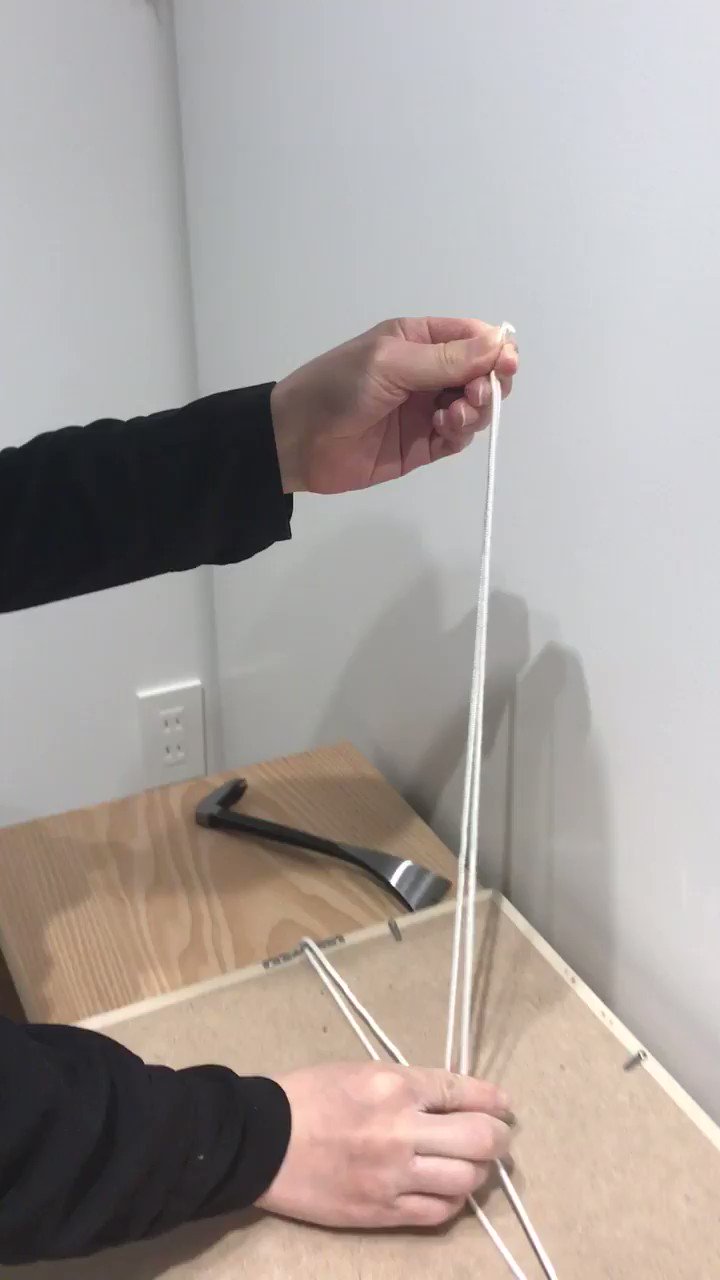 今更ですが額縁の紐の結び方を教えてもらった 掛ける時は頑丈だけど先を引っ張るだけで解ける結び 恥ずかしながらこれまで蝶結びしてました 話題の画像がわかるサイト 今更ですが額縁の紐の結び方を教えてもらった 掛ける時は頑丈だけど先を引っ張るだけで解ける結び 恥ずかしながらこれまで蝶結びしてました 話題の画像がわかるサイト