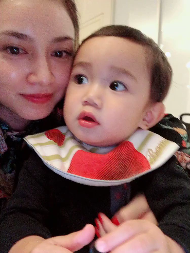 トブ 長友夫婦の子供かわいすぎな トブ 長友夫婦の子供かわいすぎな