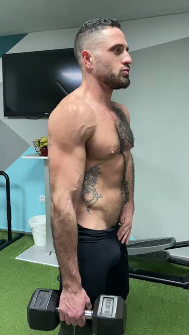 EN TORREMOLINOS... LISTO PARA UNA NOCHE ARDIENTE EN @Exxxtremecruis1 #gay #gaymalaga https://t.co/YK