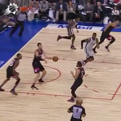 ¡Histórico @rickyrubio9! 4.000 asistencias para entrar en la leyenda de la #NBA #NBAMexicoCityGames #RisePHX #GoSpursGo https://www.marca.com/baloncesto/nba/2019/12/15/5df5e10b22601d4b248b461b.html …