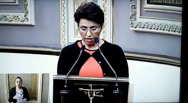 #PueblaLa diputada de @MorenaEnPuebla, Olga Lucia Romero Garci Crespo revira al @GLPAN_Puebla “miran la paja en ojo ajeno”, ya que la fallecida gobernadora Martha Erika Alonso, evitó rendir protesta ante el @CongresoPue, recuerda📹@chucho_lemus1