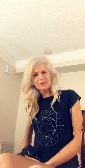 Fucking around with this old dork! ???? @CassandraLovLox @sexychicks06 @Transisbeautif5 @pic_poster https://t