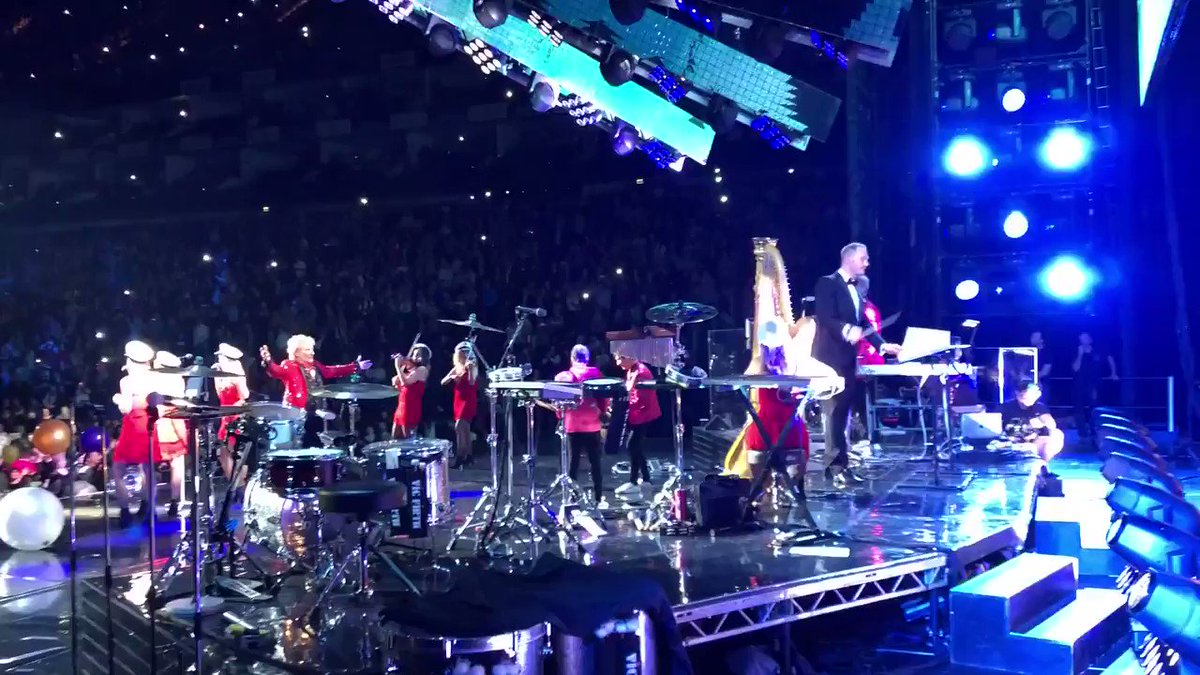 Sir Rod Stewart (@rodstewart) on Twitter photo 2019-12-18 01:13:29 Merry Christmas, I dont know what Id do without you! - Rod xxx Merry Christmas, I dont know what Id do without you! - Rod xxx
