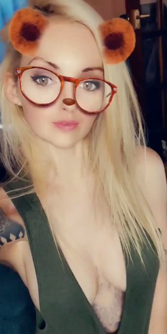 Join my onlyfans for more!
Only $8 until December 23rd 
Join me in 12 days of hoemas! ??
Will I get my