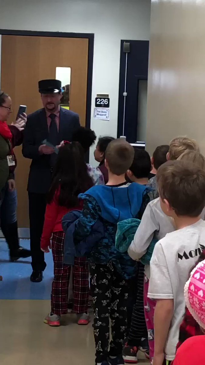 tracy schaefer (@SchaeferTracy) on Twitter photo 19/12/2019 20:13:46 @NWElementary The Polar Express visited North Wales today! #bragtag @NWElementary The Polar Express visited North Wales today! #bragtag