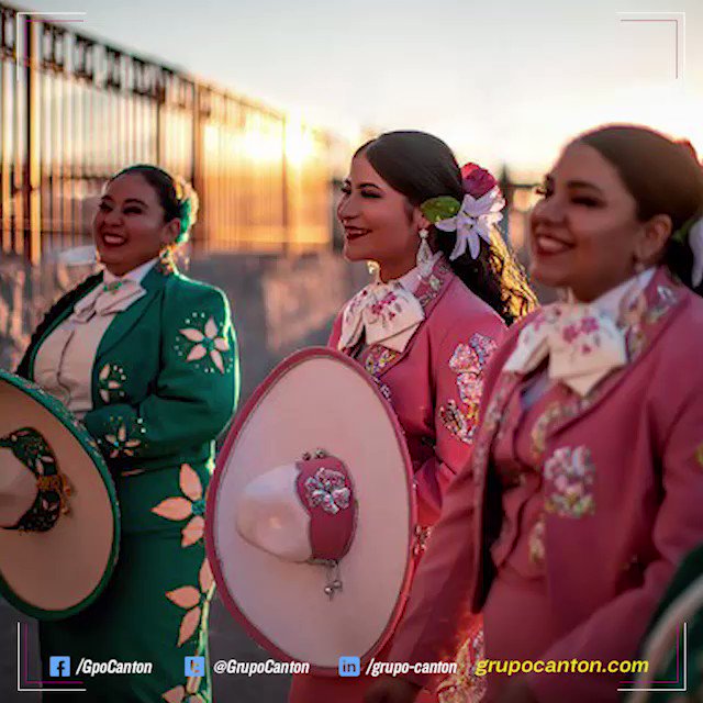 #NotiExpressGC 📹Desde la ciudad El Paso, #Texas, este mariachi integrado por 15 mujeres rompe fronteras con su magnífica voz y sus bellos trajes mexicanos.