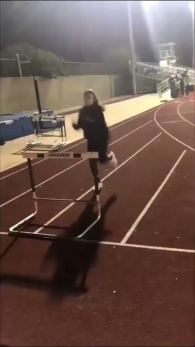 RT @_soljasso: Me trying to catch up to bad bunny’s bus https://t.co/kYKRDVii9F