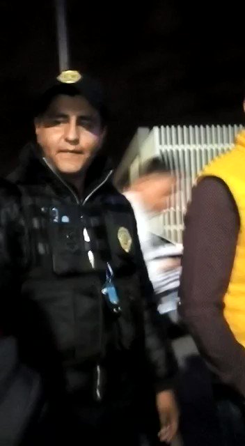 Xfavor pido con urgencia su ayuda este policía venía manejando una patrulla en estado muy fuerte d ebriedad y atropelló a mi hermano SaulPerez q ahorita se está muriendo en el Hospital Magdalenadelas Salinas el policia está prófugo @SSP_CDMX @SSPCMexico @OVIALCDMX @lopezobrador_