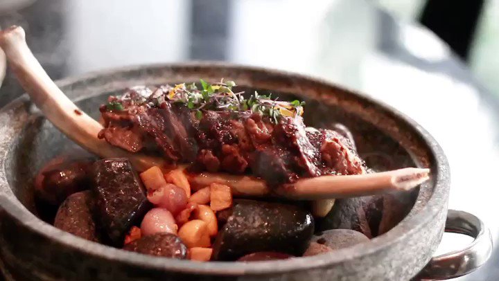 Come and try the reinvented menu prepared by our Executive Chinese Chef, Leslie Du at Man Ho Chinese Restaurant, where he takes an innovative approach to traditional Chinese fare, presenting the modern Chinese flavors with freshest ingredients.
☎️ 026567700 https://t.co/Pf1xVGgKBd