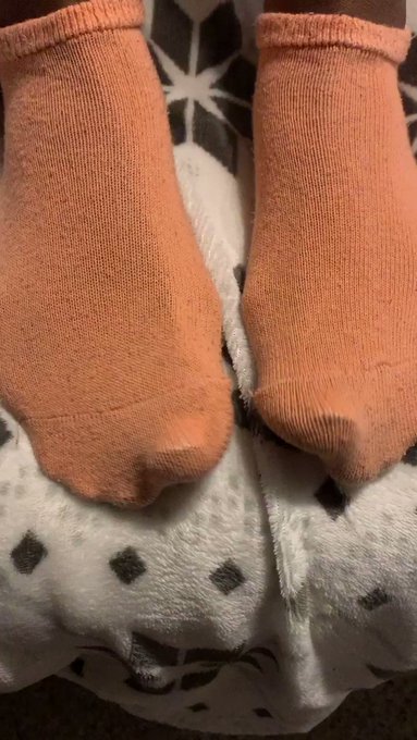 #feet #socks #toes #footfetishnation #feetporn #ebonysoles #asmr #asmrfeet #feetpictures #feetpicsforsale