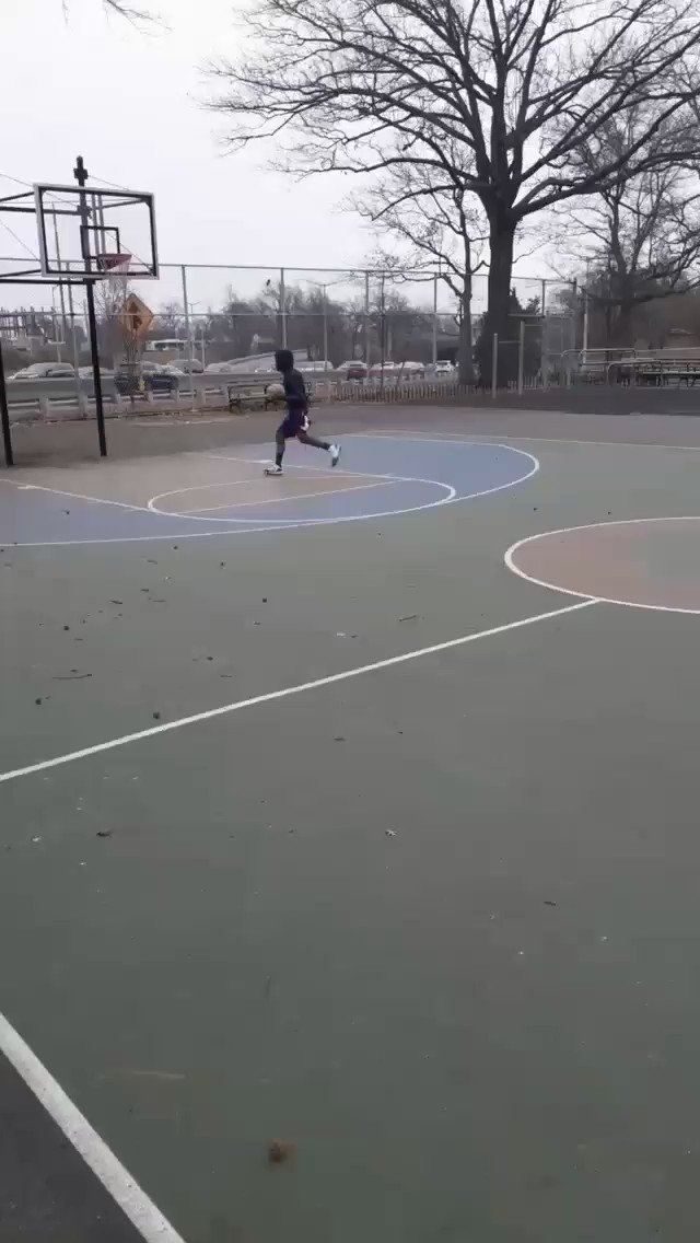 back to ball again yesterday it's been a while i didn't played #backtoball #yesterday #practice #JustDoIt @DarlaMiles7 @mcharlesworth7 @KristinThorne @AJRoss_TV @jennamdeangelis @AlexDenisTV @JenXperience @VCastroTV @AliBaumanTV @glennschuck @LindsayTuchman ๐จ๐๐๐ฅ๐ฅ๐