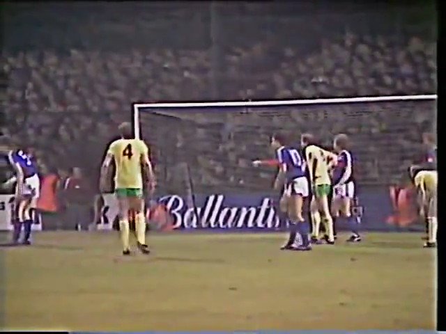 Happy 59th birthday to Steve Bruce, seen here heading Norwich into the 1985 Milk Cup final 