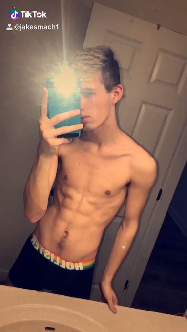 Lol I went through and made a quick vid of all my thirst traps from each month of 2019  😂 enjoy #Goodbye2019<a href="/tag/goodbye2019"class="tags"><span>#goodbye2019</span></a>