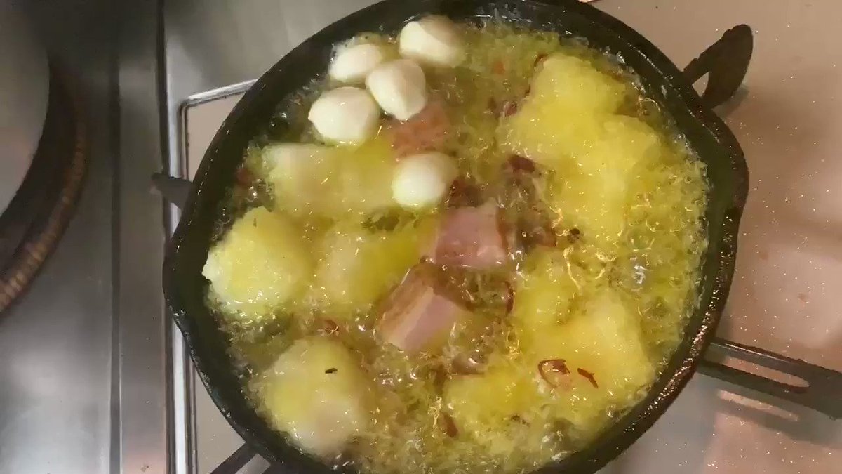 お正月の焼餅に飽きたけど消費したい時に 餅のアヒージョで味を変えてみましょう 棘を抜く