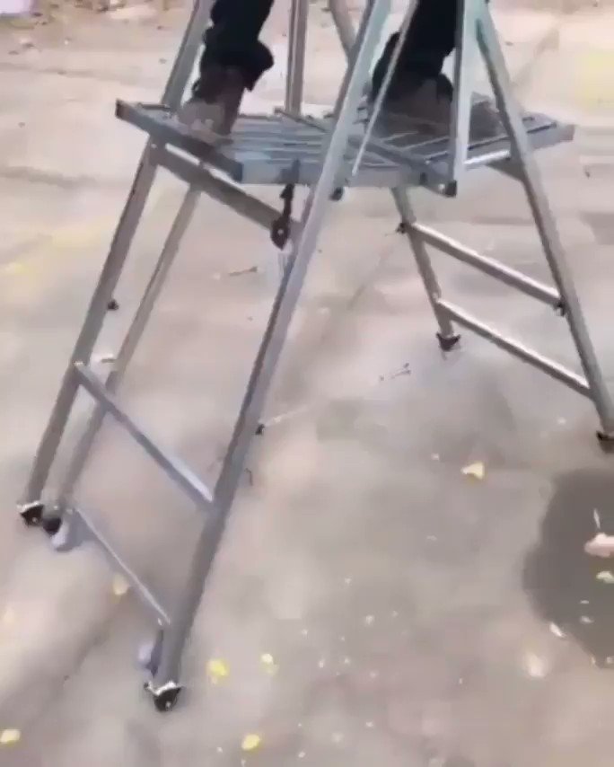便利な歩ける脚立！！そんなものが存在するらしいｗｗｗ