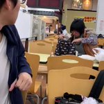 店員さんの頭をトレーで叩いた後にカウンター内へ乗り込む客･･･!とあるお店で起こった衝撃的な出来事