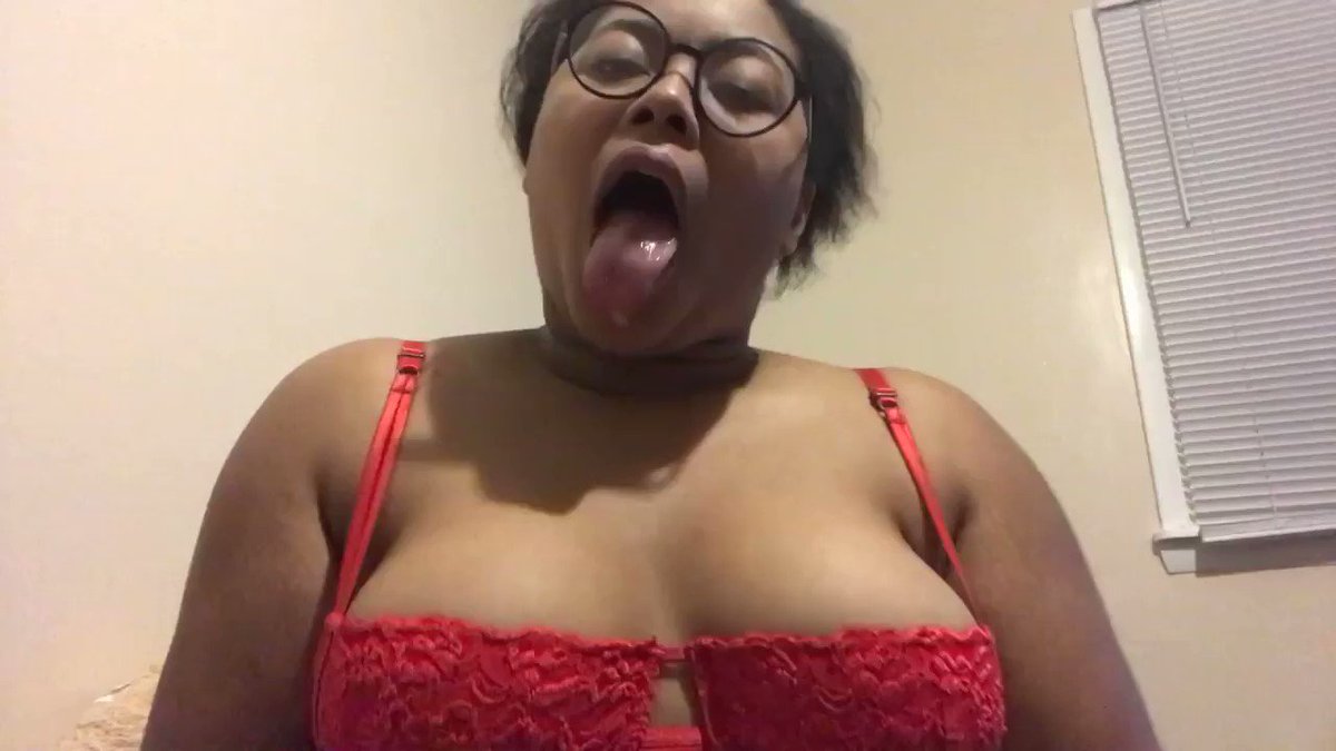 Model - Luna Bat kinky