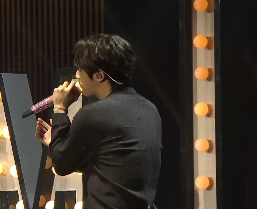 Seokjin's Tapes⁷🌙 on Twitter: "Jin being attractive from back to front ...