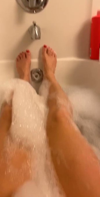 ❤️I love older Jazz, do you know who this is? First Correct 5 answers gets a naughty DM from me 💋 #jazz<a href="/tag/cougar"class="tags"><span>#cougar</span></a><a href="/tag/jazz"class="tags"><span>#jazz</span></a><a href="/tag/milf"class="tags"><span>#milf</span></a><a href="/tag/hotmom"class="tags"><span>#hotmom</span></a><a href="/tag/cougarmom"class="tags"><span>#cougarmom</span></a>