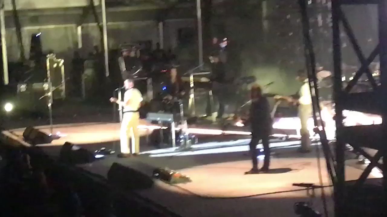 Happy birthday to my king alex turner here s a video of my favorite concert memory (is this it cover) 