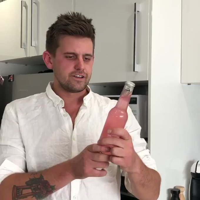 Does this look a bit gay? https://t.co/fvC67oDwcC