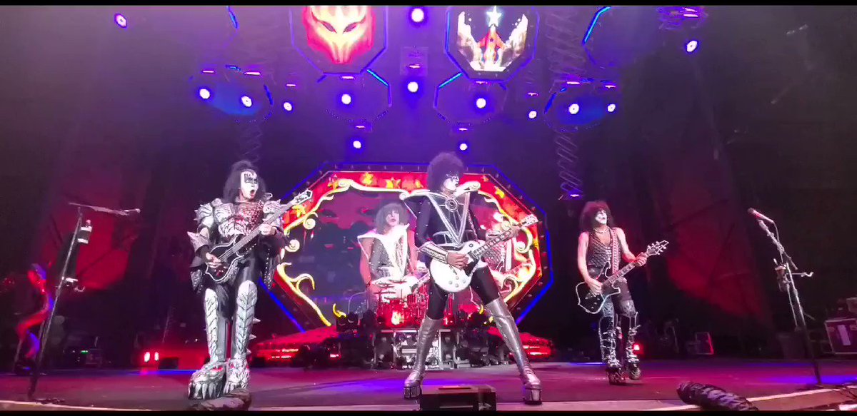 KISS (@kiss) on Twitter photo 2020-01-10 00:21:30 #tbt #KISS Psycho Circus #EndOfTheRoad World Tour 2019 #tbt #KISS Psycho Circus #EndOfTheRoad World Tour 2019