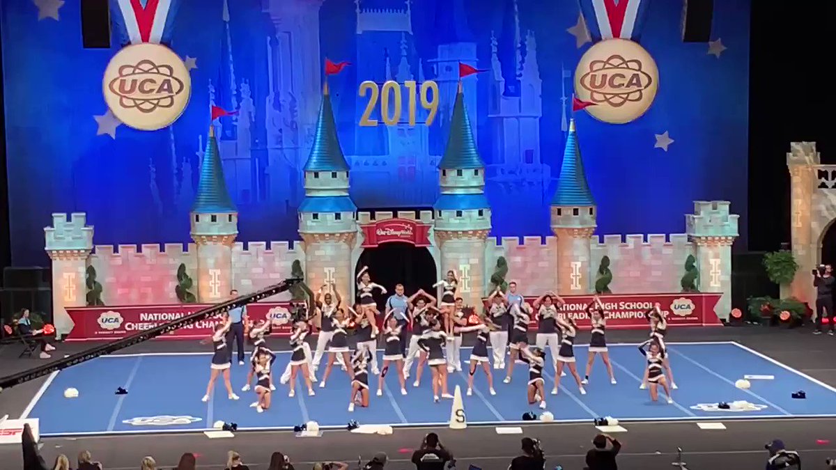 The Summit Cheer 2025 Hetti