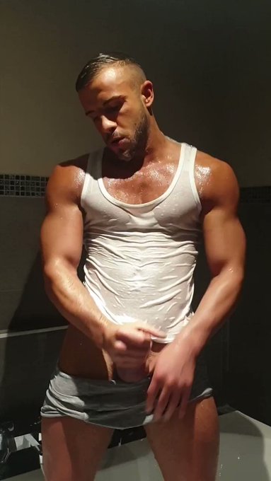 Je suis tr&egrave;s chaud depuis la reprise des muscles🤷&zwj;♂️🙊🙊💦 https://t.co/6Wcw5k5Pcy go for prize🙊💦💦 retweet<a href="/tag/onlyfans"class="tags"><span>#onlyfans</span></a><a href="/tag/coronavirus"class="tags"><span>#coronavirus</span></a>