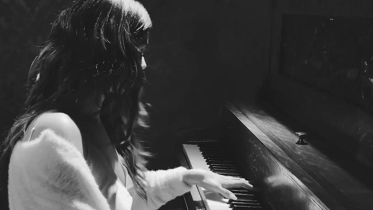 You guys asked for it! Watch the alternate video for Lose You To Love Me, out now. 🖤#shotoniphone http://www.youtube.com/watch?v=hhKn0WUby_M …